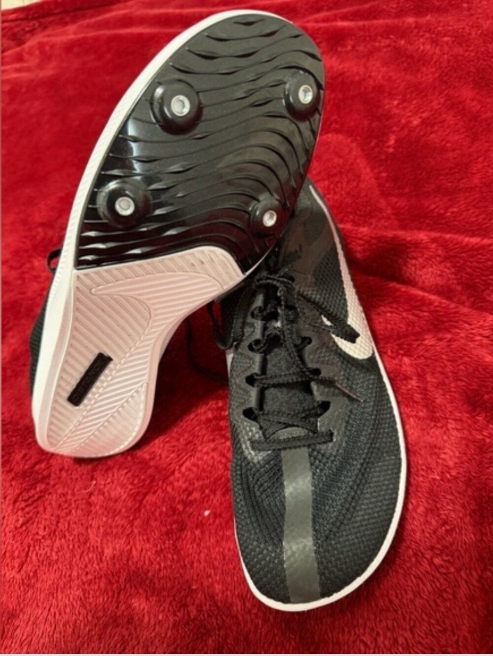 NWT Nike Distance Track Black & Gray Athletic Shoes. Size 10.5